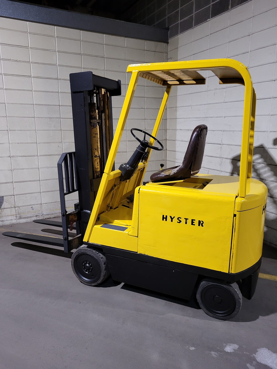 Unreserved Auction (Day 1): Forklifts and Industrial Equipment