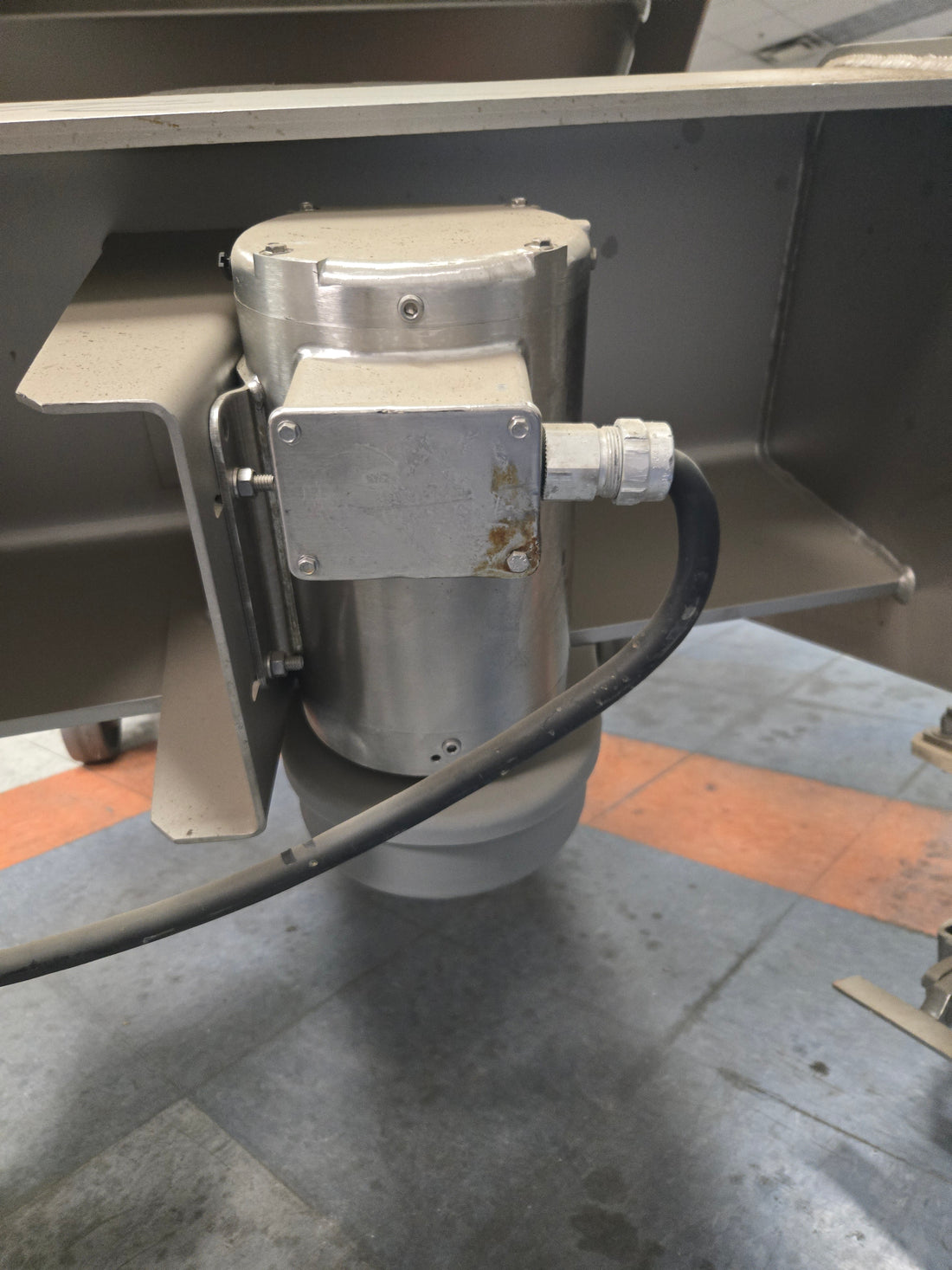 For Sale: Key Technology Iso-Flo Vibratory Conveyor (SH01-048264)